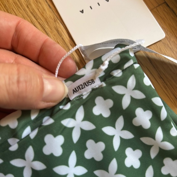 BAIIA Swim Two Piece NWT White & Green Floral One Shoulder High Waist 8 Retro - Picture 4 of 10